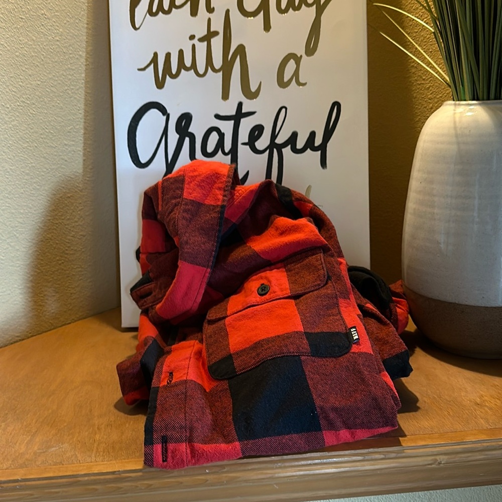 Gently used NEFF Outdoors ~ Red/Black BUFFALO PLAID ~ M
